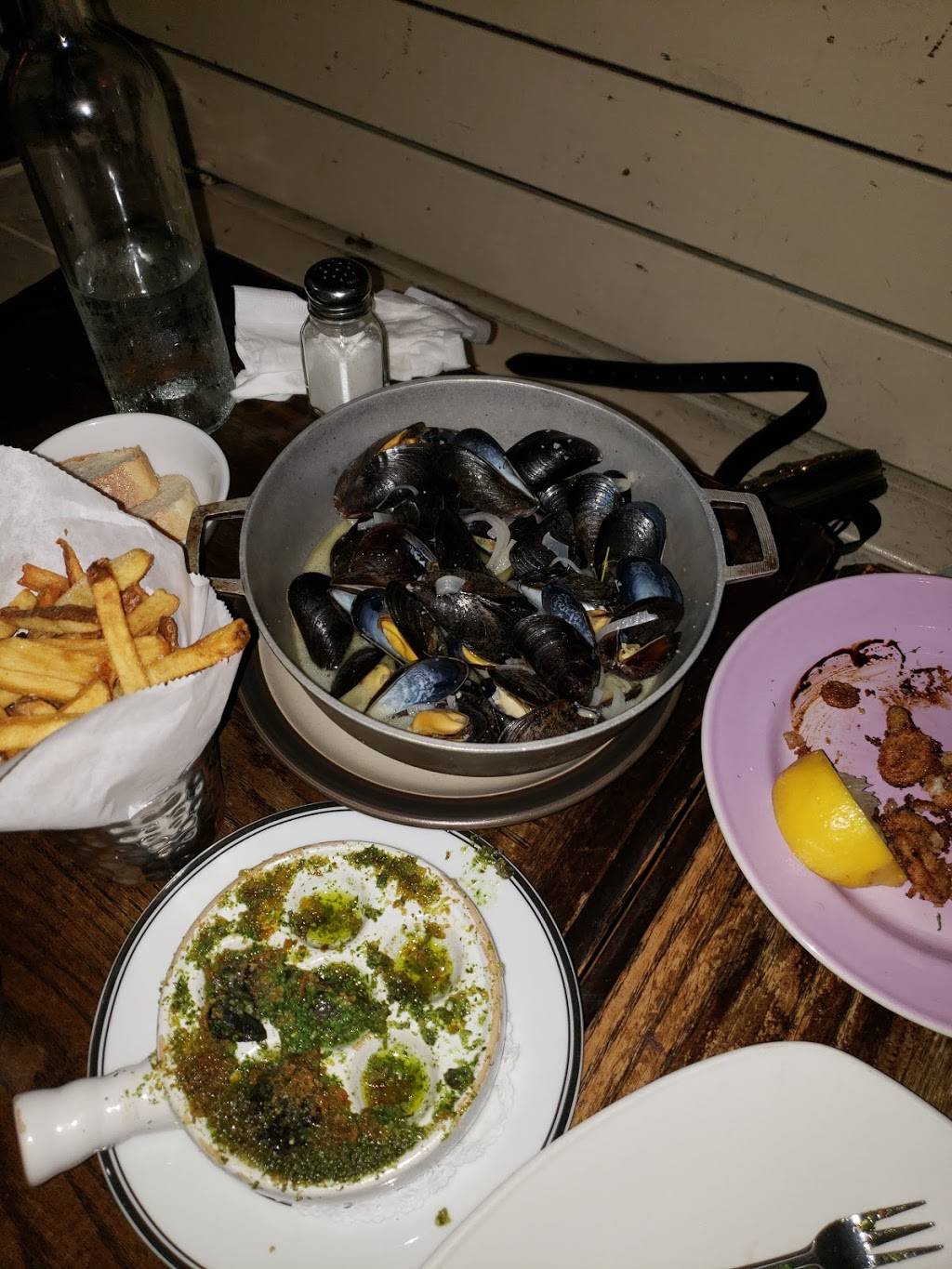 Fada | restaurant | 530 Driggs Ave, Brooklyn, NY 11211, USA | 6462917889 OR +1 646-291-7889