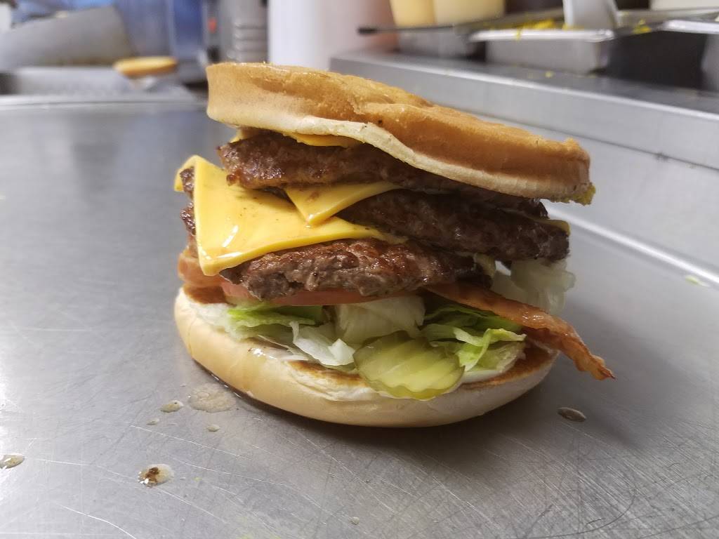 Whataburger | restaurant | 103 N Brentwood Dr Suite 900, Lufkin, TX 75904, USA | 9366320005 OR +1 936-632-0005