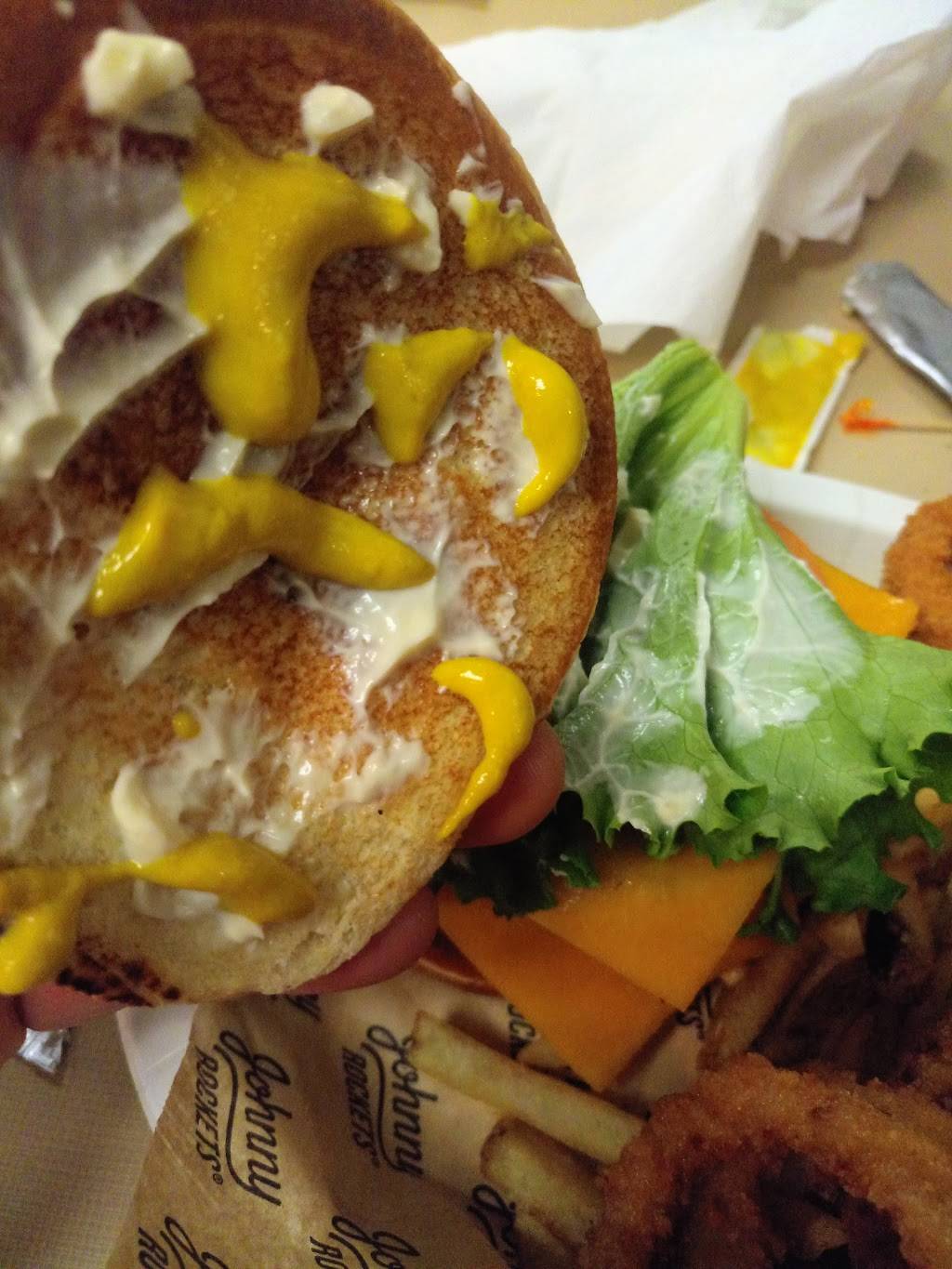 Johnny Rockets | restaurant | 2201 E Road to Six Flags St, Arlington, TX 76011, USA | 8176408900 OR +1 817-640-8900