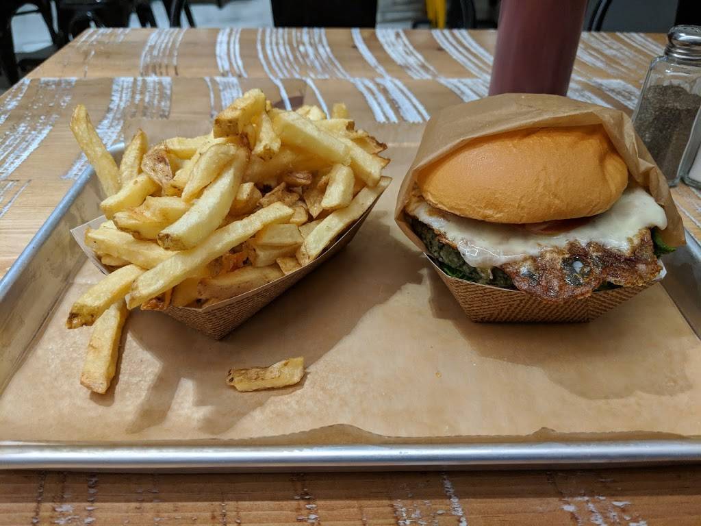 Mainely Burgers | restaurant | 133 Guest St, Brighton, MA 02135, USA | 6179033437 OR +1 617-903-3437