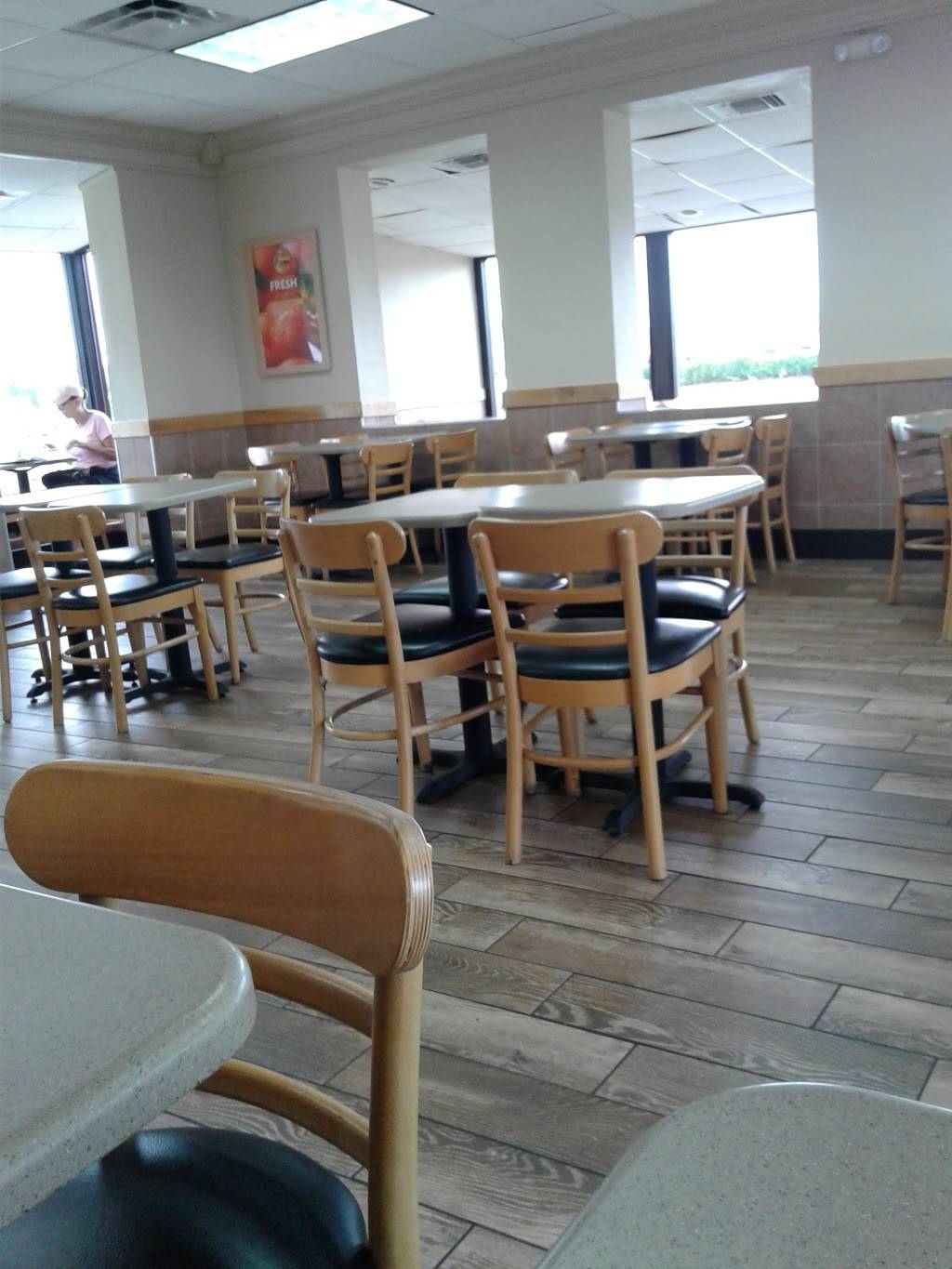 Wendys | restaurant | 12034 S Cleveland Ave, Fort Myers, FL 33907, USA | 2399362004 OR +1 239-936-2004