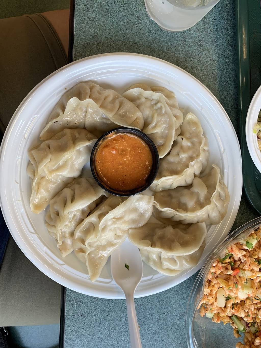 Moms MoMo and Deli | restaurant | 5550 Derry St, Harrisburg, PA 17111, USA | 7176956847 OR +1 717-695-6847