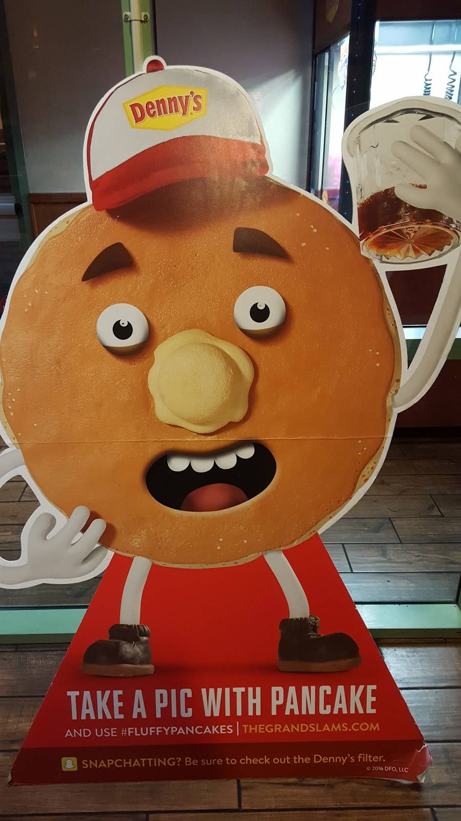 Dennys | restaurant | 165 McKinley St, Corona, CA 92879, USA | 9512783377 OR +1 951-278-3377