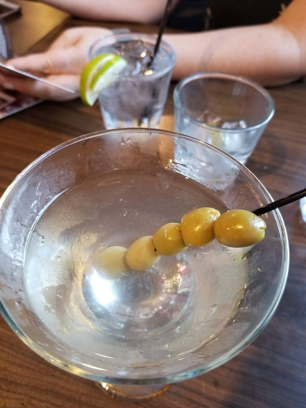 Foghorns Springdale | restaurant | 1100 48th Pl, Springdale, AR 72762, USA | 4797172020 OR +1 479-717-2020