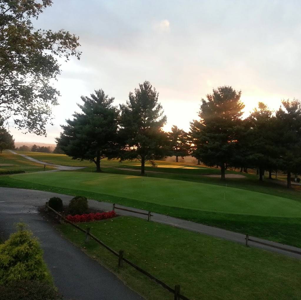 Blue Hills Golf Club | restaurant | 2002 Blue Hills Dr NE, Roanoke, VA 24012, USA | 5403447848 OR +1 540-344-7848