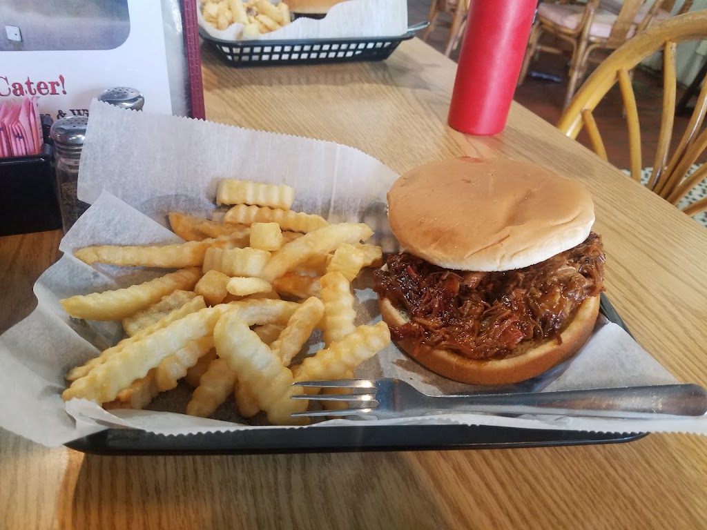 J Bs Wing Stop & Burgers | restaurant | 105 E 1st Ave B, Crossett, AR 71635, USA | 8703646800 OR +1 870-364-6800