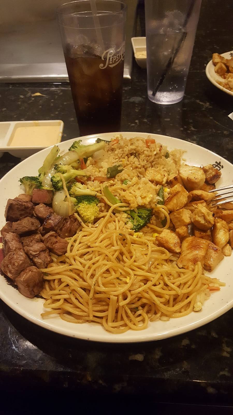 Kobe Hero Japanese Steak and Sushi Bar | restaurant | 20465 Chartwell Center Dr, Cornelius, NC 28031, USA | 7048967778 OR +1 704-896-7778