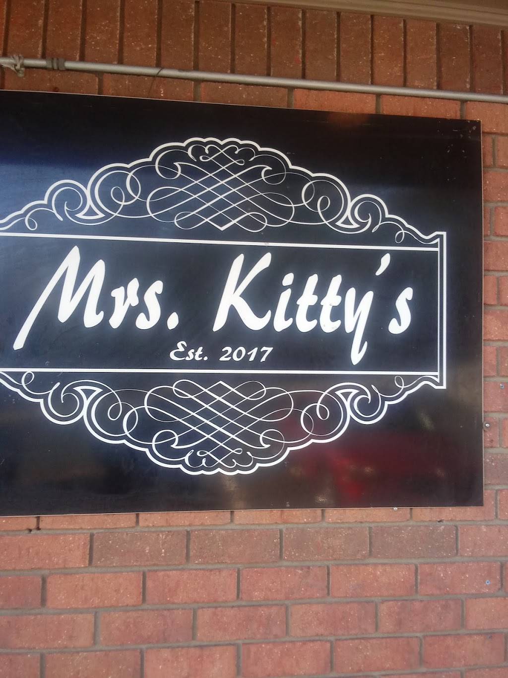 Mrs.Kittys | restaurant | 2089 VA AVE, Collinsville, VA 24078, USA | 2763525199 OR +1 276-352-5199