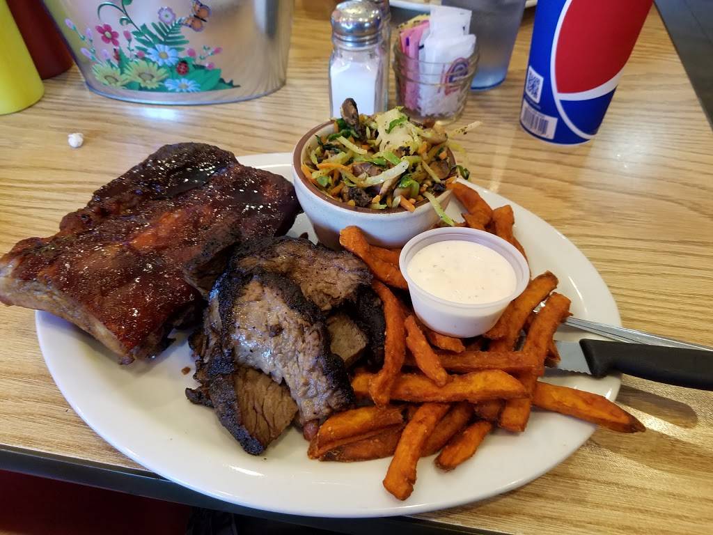 Hamburger Ranch and BBQ | restaurant | 31195 N Redwood Hwy, Cloverdale, CA 95425, USA | 7078945616 OR +1 707-894-5616