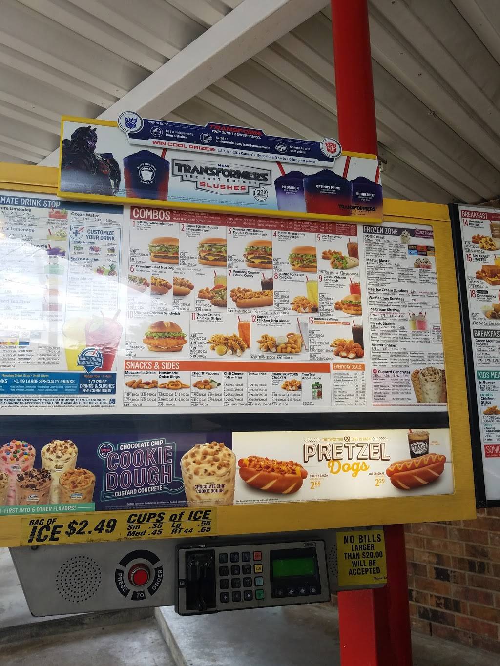 Sonic Drive-In | restaurant | 3901 Forest Ln, Garland, TX 75042, USA | 9722762727 OR +1 972-276-2727