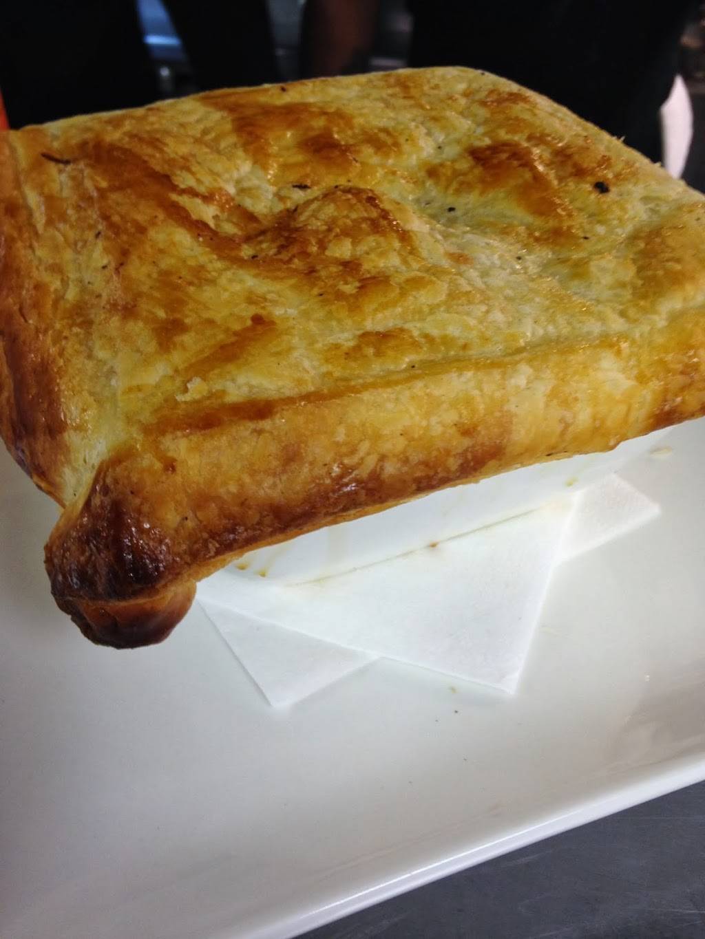 Declans Irish Pub | restaurant | 1240 N Wells St, Chicago, IL 60610, USA | 3126425522 OR +1 312-642-5522