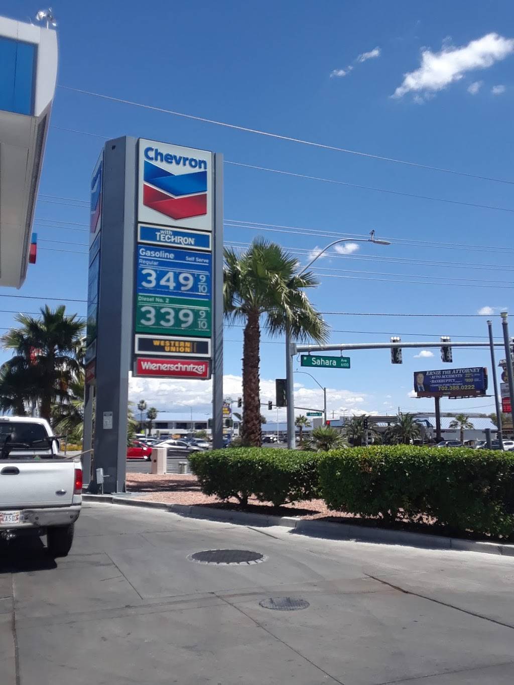 Wienerschnitzel | restaurant | 6111 W Sahara Ave, Las Vegas, NV 89146, USA | 7028735979 OR +1 702-873-5979