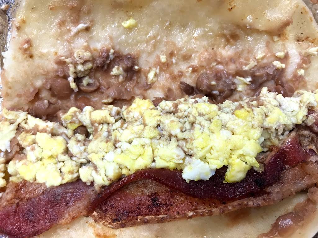 Julias Texas Taco | restaurant | 5792 Bingle Rd, Houston, TX 77092, USA | 7138128226 OR +1 713-812-8226