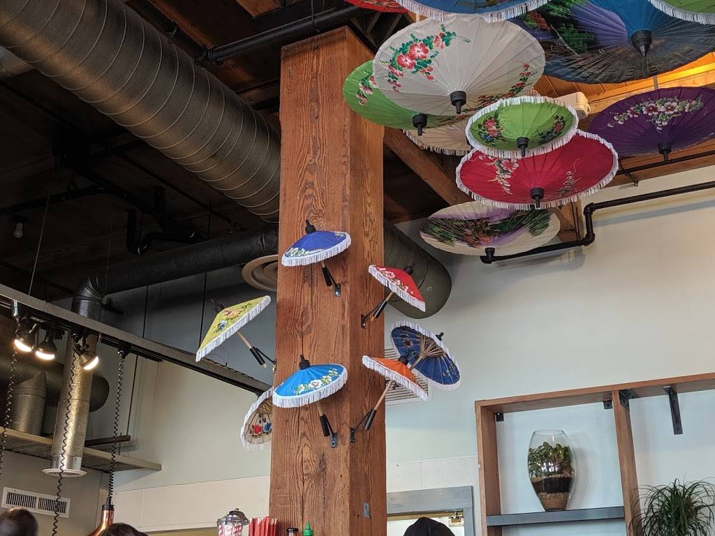 Family Thais Asian Bistro | restaurant | 208 N Market St Suite 150, Dallas, TX 75202, USA | 9727739950 OR +1 972-773-9950