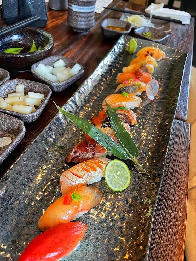 Akami Sushi | restaurant | 1725 Woodside Rd C, Redwood City, CA 94061, USA | 6502577192 OR +1 650-257-7192