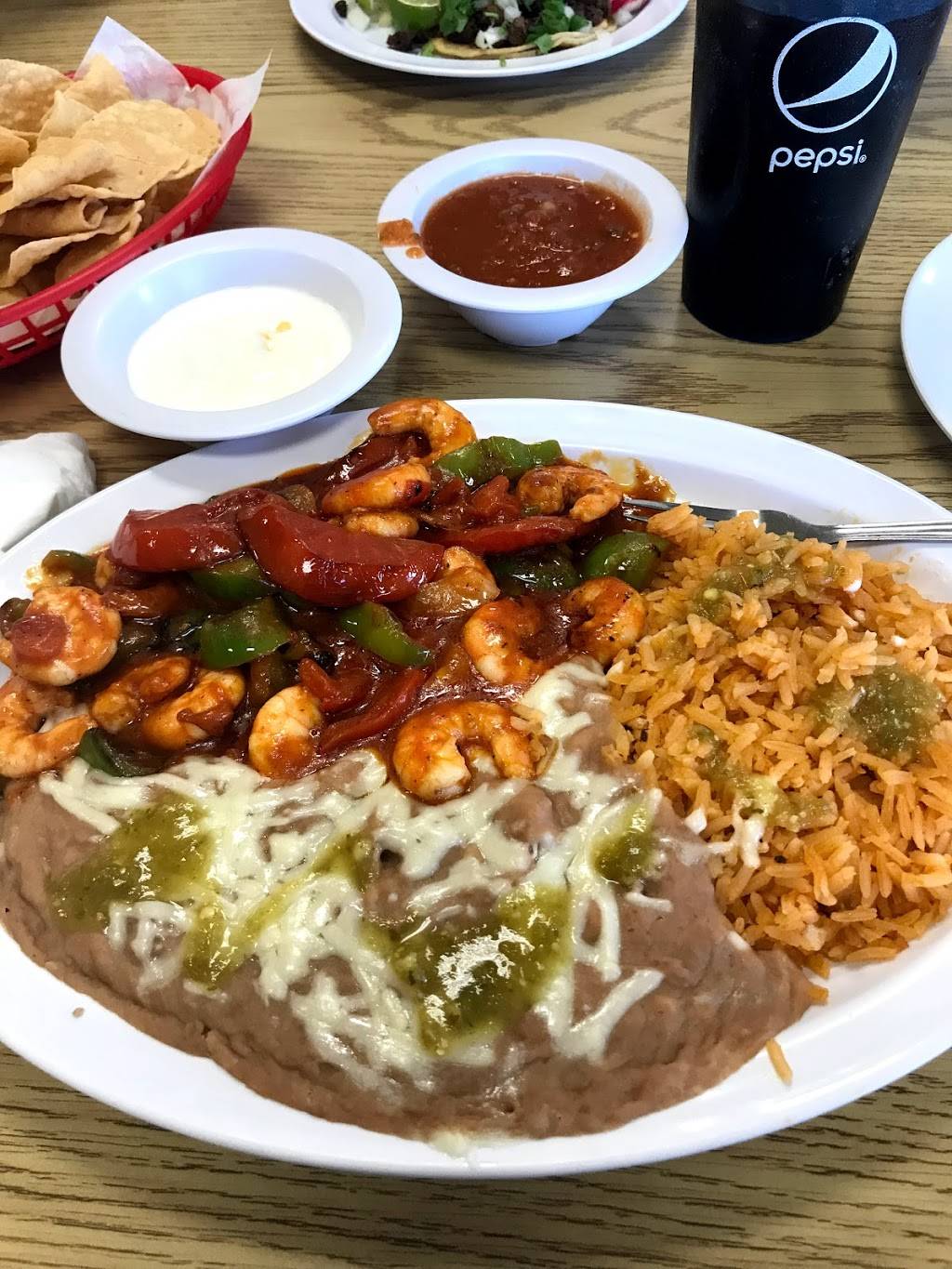 Los Tres Amigos | restaurant | 10902 I Ave, Hesperia, CA 92345, USA | 7609982998 OR +1 760-998-2998