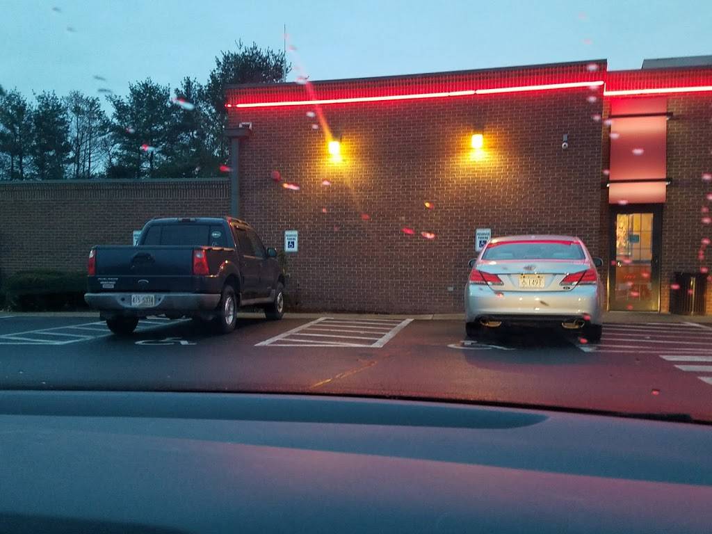 Applebees Grill + Bar | restaurant | 14 Manchester Rd, Derry, NH 03038, USA | 6034325600 OR +1 603-432-5600