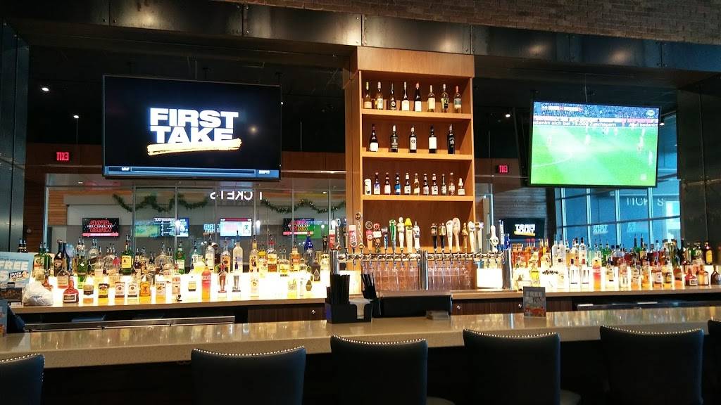 BistroPlex In-Theatre Dining Cinema | restaurant | 5210 S 76th St, Greendale, WI 53129, USA | 4144482972 OR +1 414-448-2972