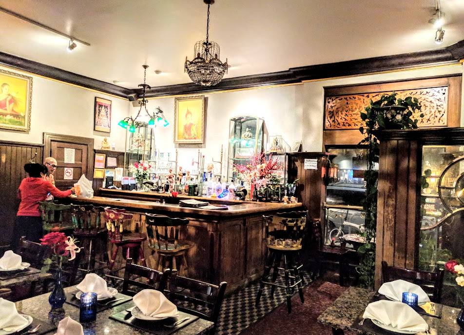 Manoras Thai Cuisine | restaurant | 1600 Folsom St, San Francisco, CA 94103, USA | 4158616224 OR +1 415-861-6224