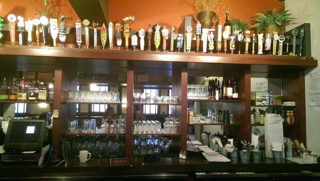 The Side Door Grill and Tap | restaurant | 240 W Gilman St, Madison, WI 53703, USA | 6083104800 OR +1 608-310-4800