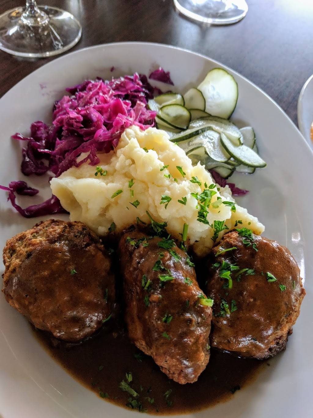Lighthouse Bar & Grill | restaurant | 475 E Strawberry Dr, Mill Valley, CA 94941, USA | 4153814400 OR +1 415-381-4400