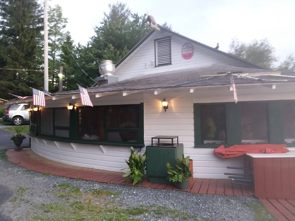 Lyons Lake | restaurant | 307 Lyons Lake Rd, Nassau, NY 12123, USA | 5187663953 OR +1 518-766-3953