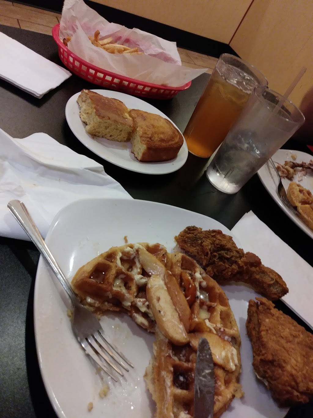 BK’ Chicken and Waffles New Haven | restaurant | 1467 Whalley Ave, New Haven, CT 06515, USA | 2037453781 OR +1 203-745-3781