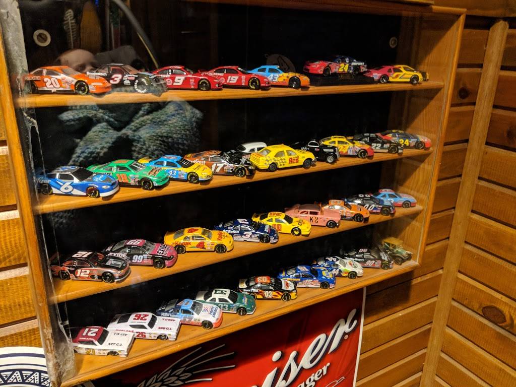 Reds Tavern & Pizzeria | restaurant | 19620 IL-173, Harvard, IL 60033, USA | 8159434951 OR +1 815-943-4951