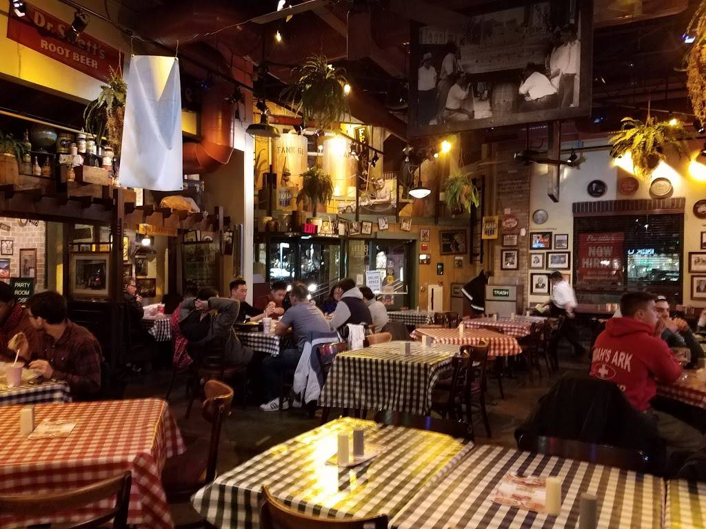 Portillos Hot Dogs | meal takeaway | 806 W Dundee Rd, Arlington Heights, IL 60004, USA | 8478700870 OR +1 847-870-0870