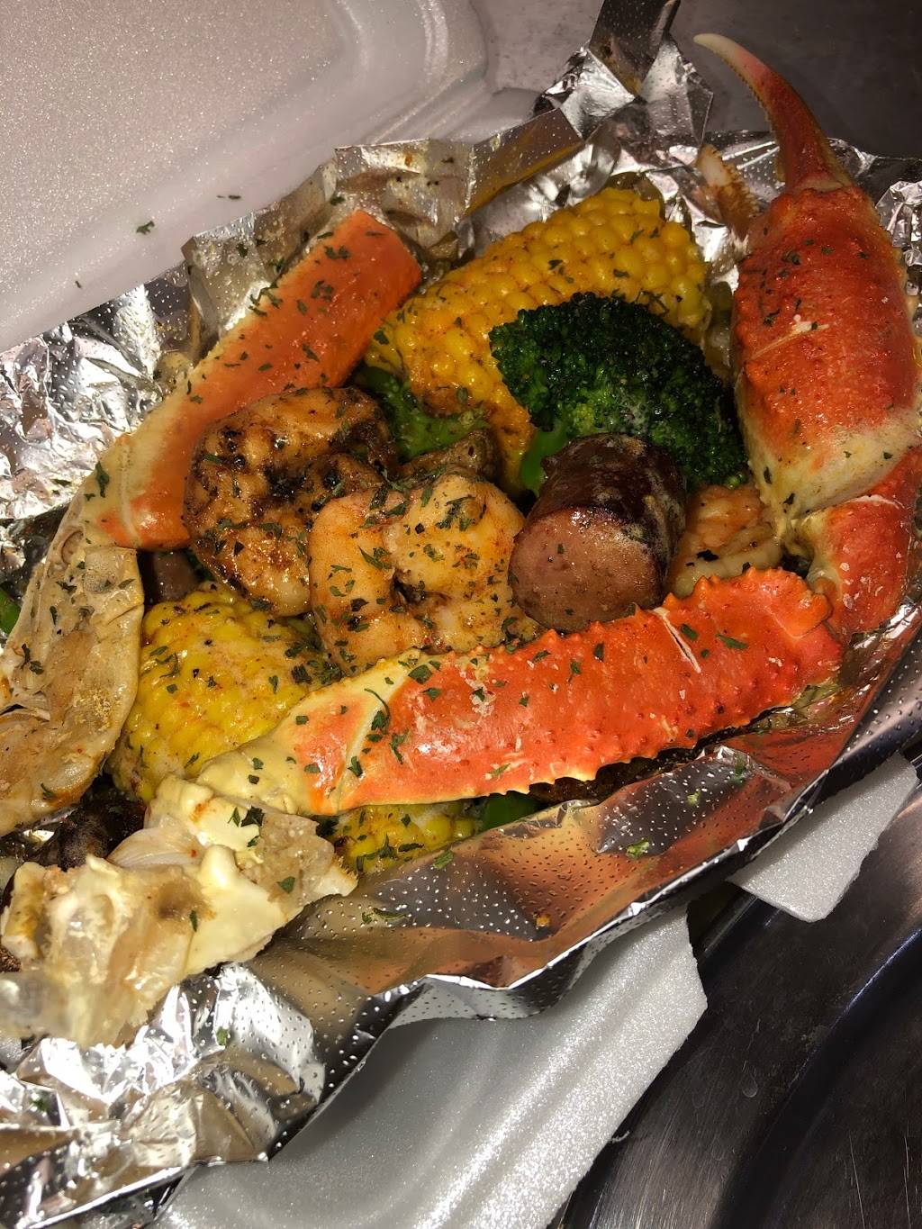 The Upgrade Food and Spirits | restaurant | 2640 W Laskey Rd, Toledo, OH 43613, USA | 4194743971 OR +1 419-474-3971