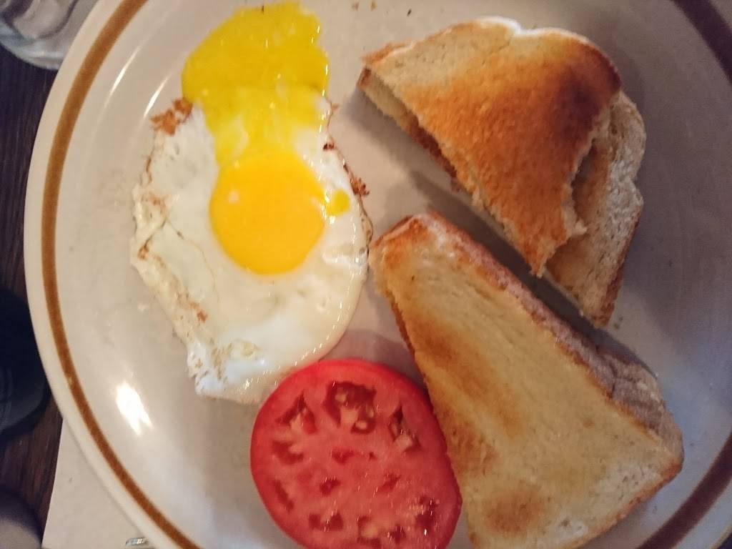 Boomers Cosy Restaurant | restaurant | 14 Clinton St S, Teeswater, ON N0G 2S0, Canada | 5193926888 OR +1 519-392-6888