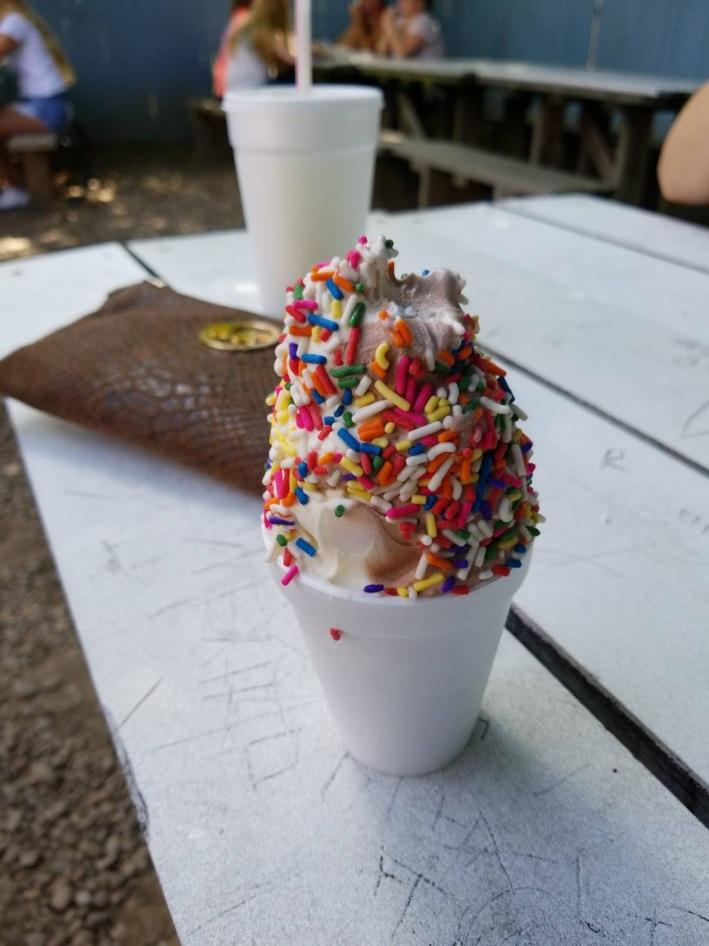 Dairy Creme Corner | restaurant | 187 Homewood Ave, Fairmont, WV 26554, USA | 3043666809 OR +1 304-366-6809