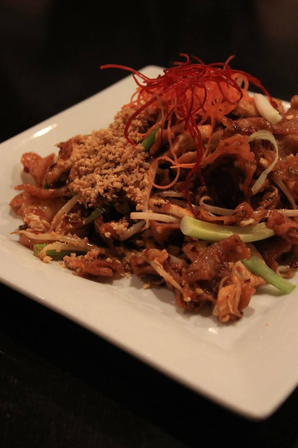 OCha Thai Cuisine | restaurant | 2062 N Damen Ave, Chicago, IL 60647, USA | 7732356242 OR +1 773-235-6242