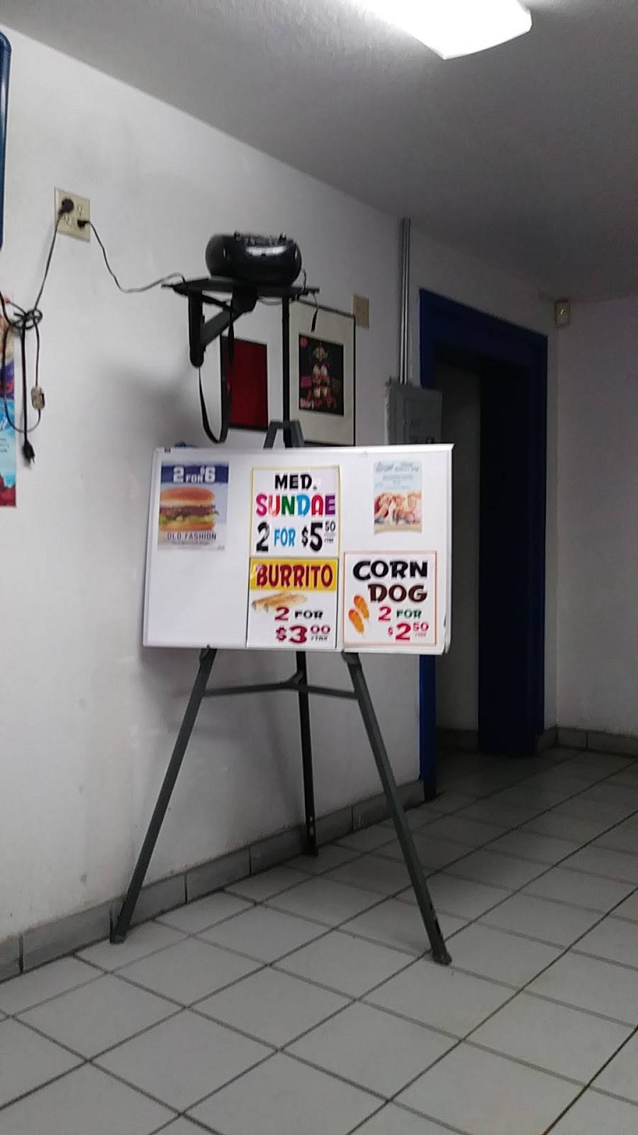 Fosters Freeze | restaurant | 192 S Main St, Porterville, CA 93257, USA | 5597841231 OR +1 559-784-1231