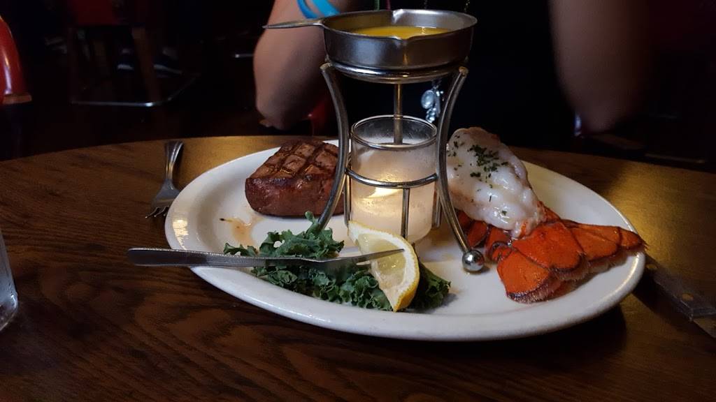 Maurys Tiny Cove & Maurs Bar | restaurant | 3908 Harrison Ave, Cincinnati, OH 45211, USA | 5136622683 OR +1 513-662-2683