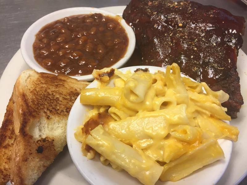 Five Aces Bbq | restaurant | 4000 Shaw Blvd, St. Louis, MO 63110, USA | 3147714001 OR +1 314-771-4001