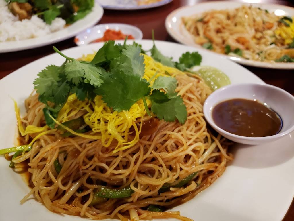 Phnom Penh Restaurant | restaurant | 1929 W 25th St, Cleveland, OH 44113, USA | 2163572951 OR +1 216-357-2951