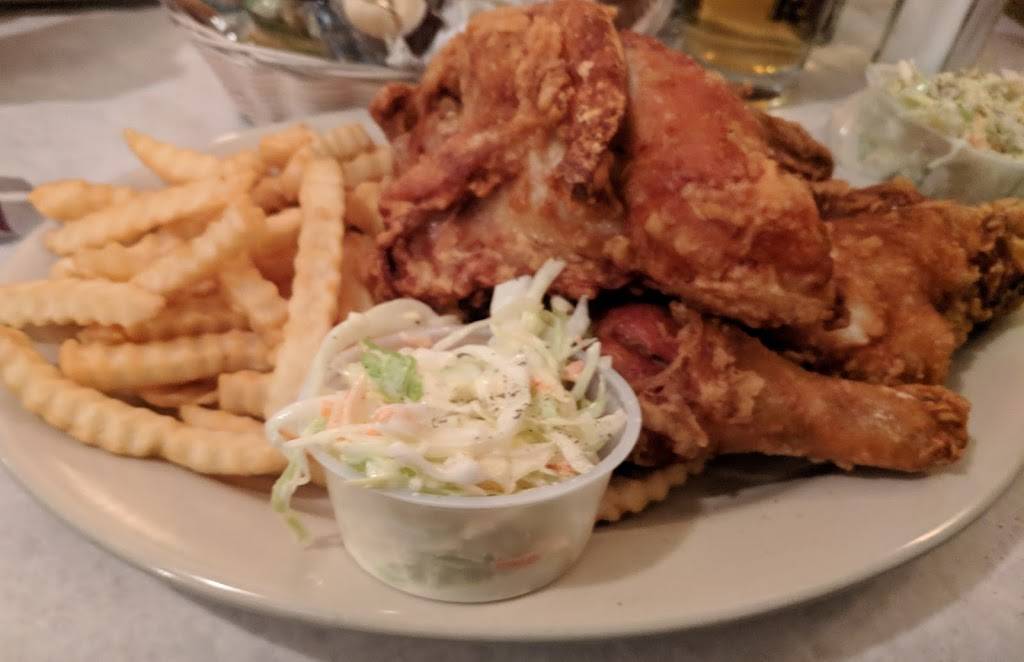 Crossroads Restaurant & Bar | restaurant | 20915 Park Ave, Mundelein, IL 60060, USA | 8479499009 OR +1 847-949-9009