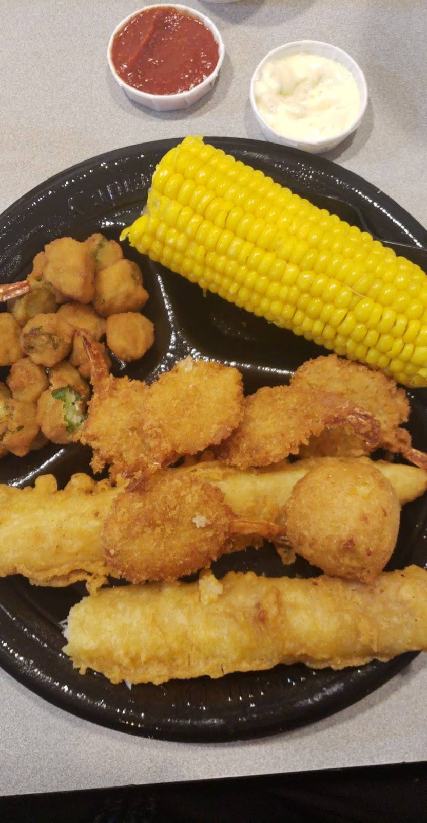 Captain Ds | restaurant | 167 E Reynolds Rd, Lexington, KY 40517, USA | 8592733313 OR +1 859-273-3313