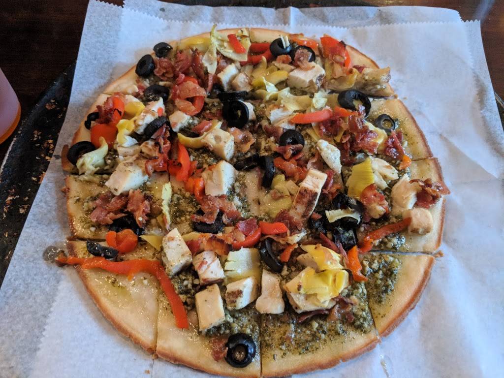 816 Pint & Slice | restaurant | 816 S Calhoun St, Fort Wayne, IN 46802, USA | 2604236600 OR +1 260-423-6600