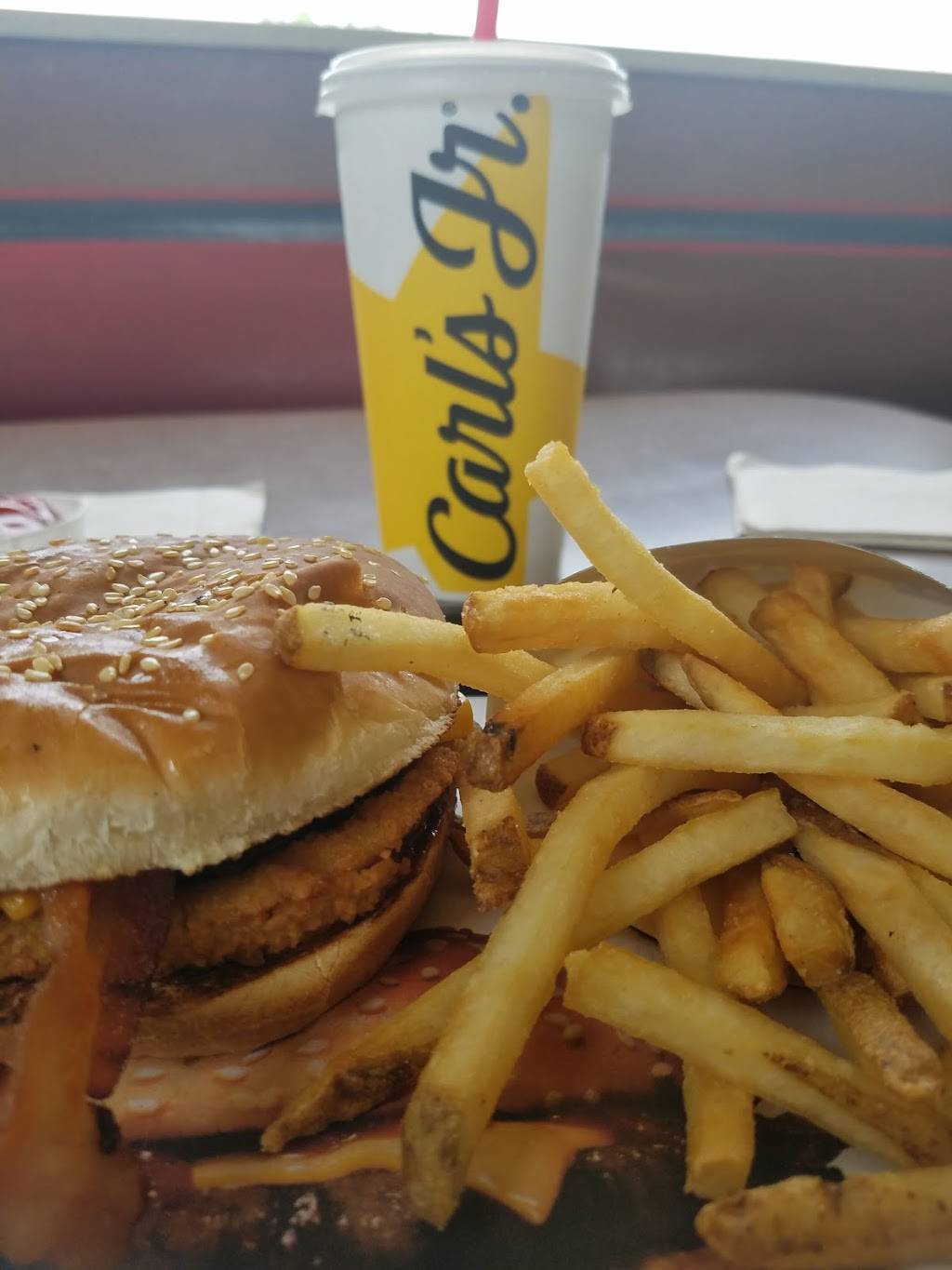 Carls Jr. | restaurant | 4730 Tower Rd, Denver, CO 80249, USA | 3033071770 OR +1 303-307-1770