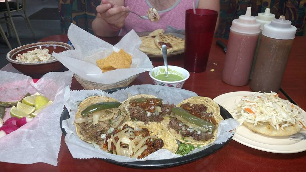 Taqueria Chango | restaurant | 2405 Hickory St, Omaha, NE 68105, USA | 4029332819 OR +1 402-933-2819