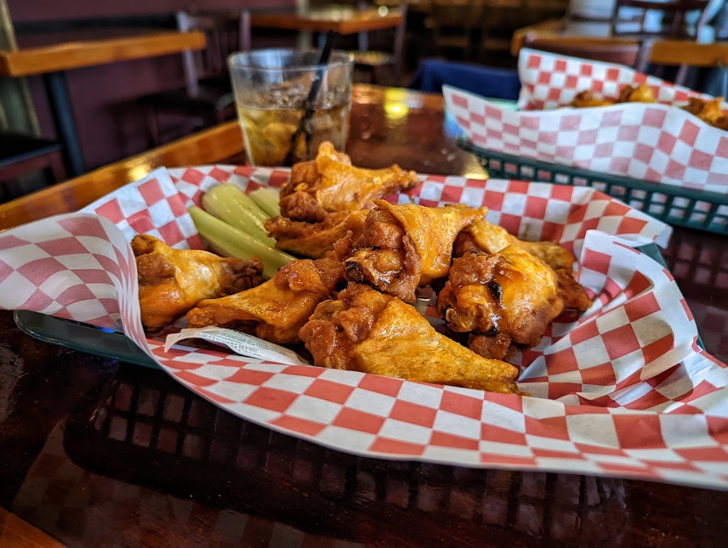 Pints & Quarts - Lacey | restaurant | 1230 College St SE, Lacey, WA 98503, USA | 3604389183 OR +1 360-438-9183