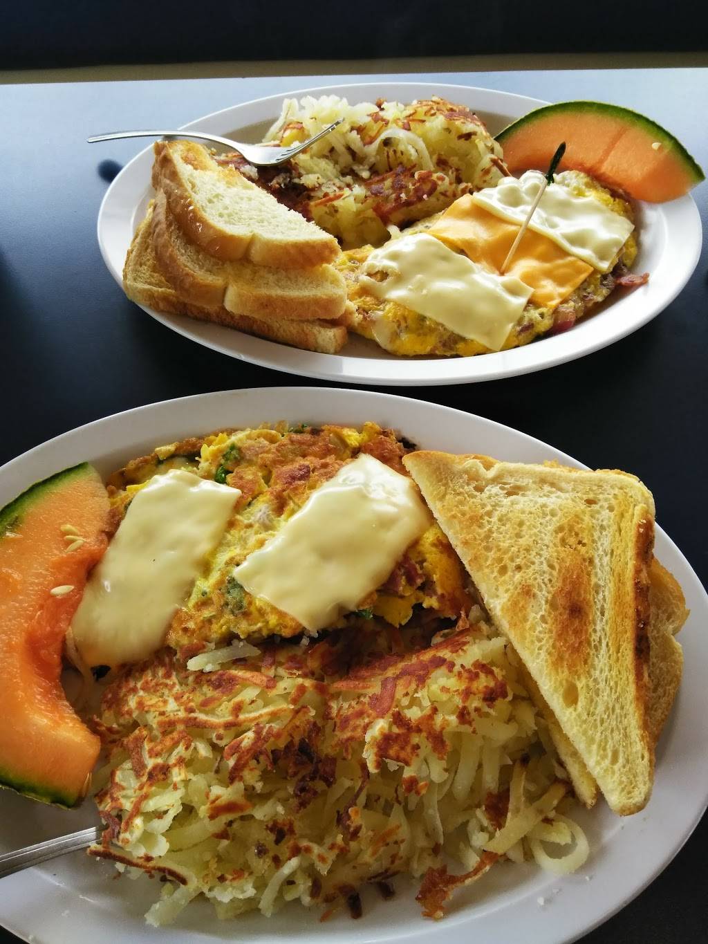 Bravos Char Burgers Bakersfield | restaurant | 701 Chester Ave, Bakersfield, CA 93301, USA | 6613255586 OR +1 661-325-5586