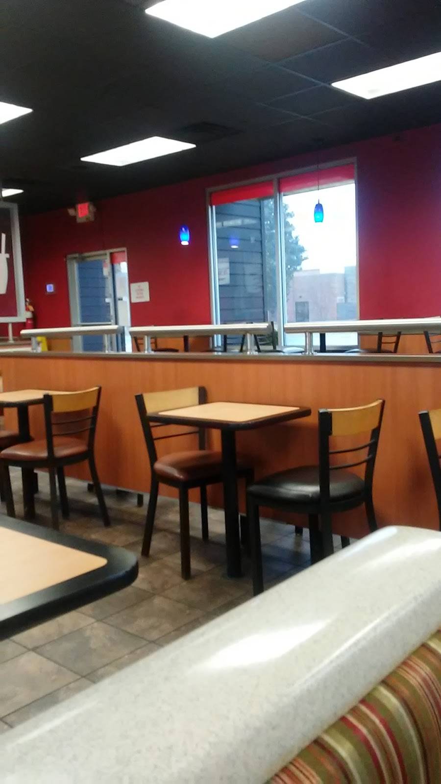 Burger King | restaurant | 3930 Dixie Hwy, Louisville, KY 40216, USA | 5024486733 OR +1 502-448-6733