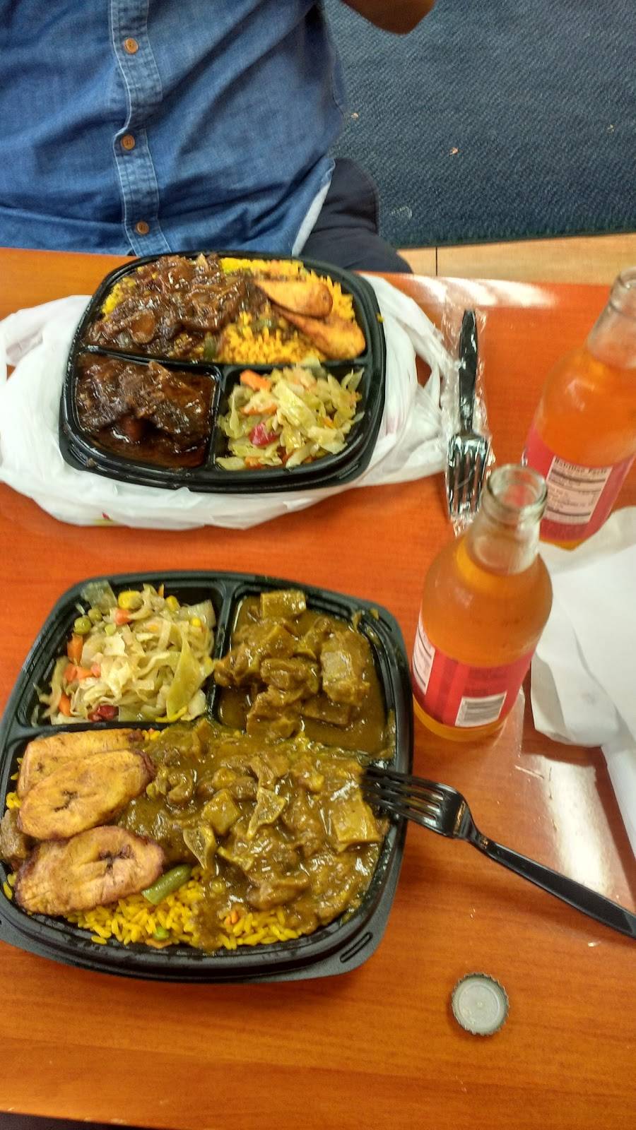 Golden Krust Caribbean Restaurant | restaurant | 1614 Blue Hill Avenue, Mattapan, MA 02126, USA | 6176966200 OR +1 617-696-6200