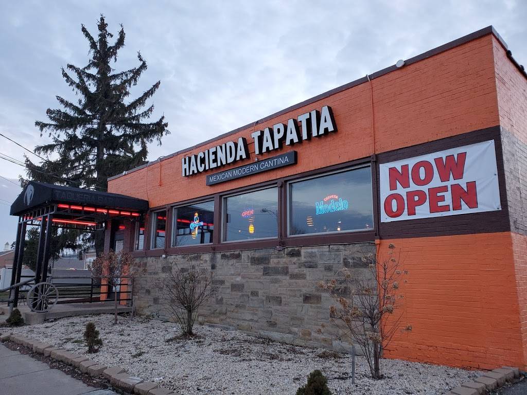 Hacienda Tapatia | restaurant | 1572 W 117th St, Lakewood, OH 44107, USA | 2168629893 OR +1 216-862-9893