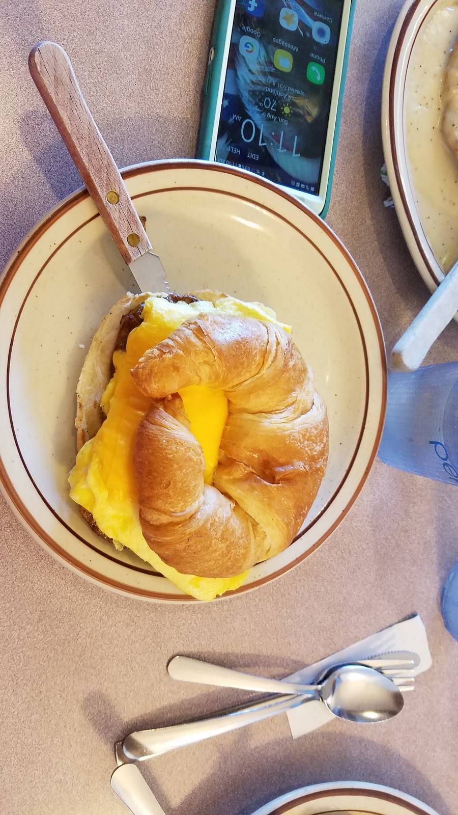 Breakwater Restaurant | restaurant | 1111 E Cloverland Dr, Ironwood, MI 49938, USA | 9069328400 OR +1 906-932-8400