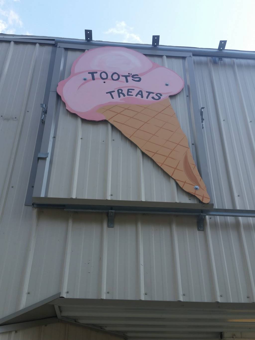 Toots Treats LLC | restaurant | 9687, 608 W Main St, Elmwood, IL 61529, USA | 3097428668 OR +1 309-742-8668