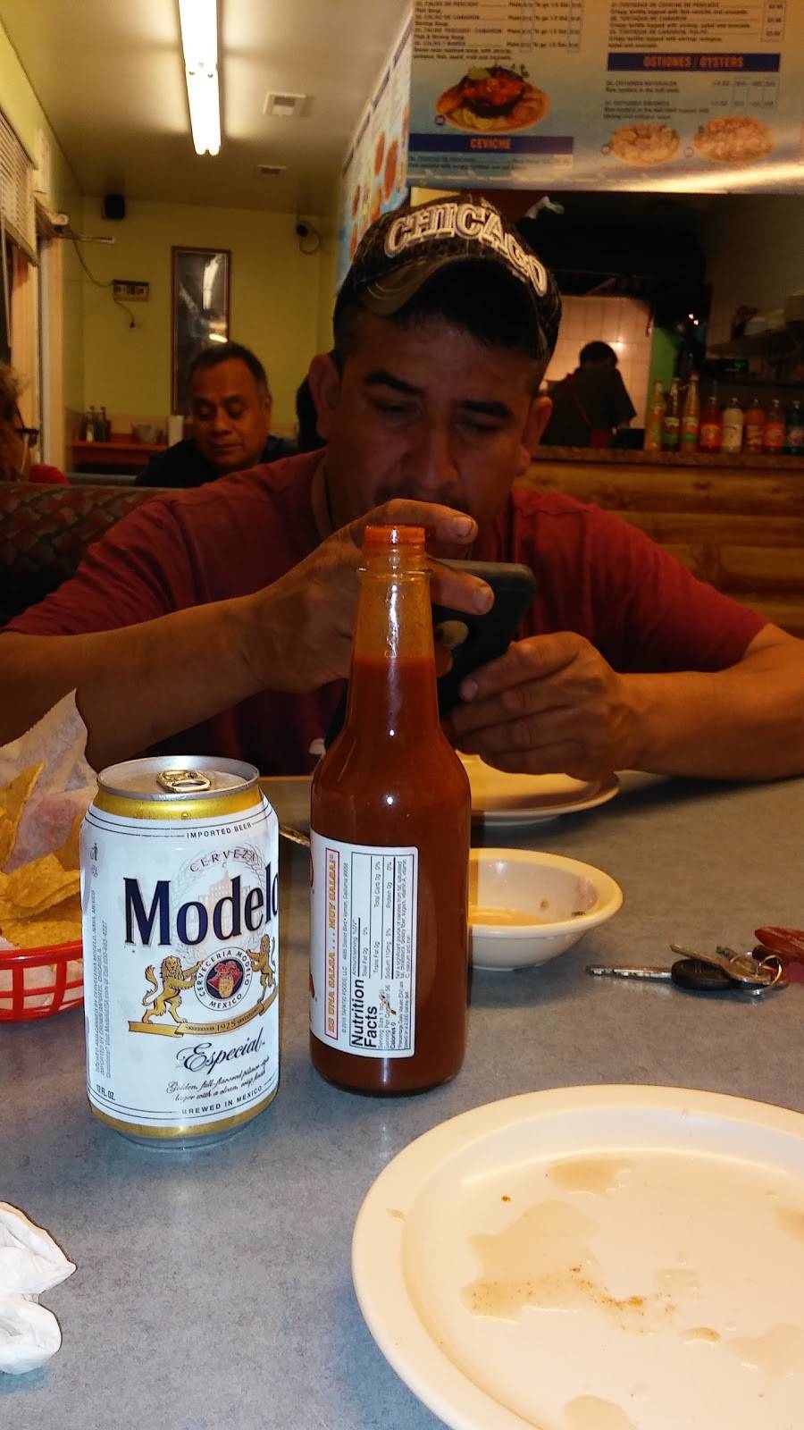 Las Mojarras Restaurant | restaurant | 3522 E 100th St, Chicago, IL 60617, USA | 7739337237 OR +1 773-933-7237